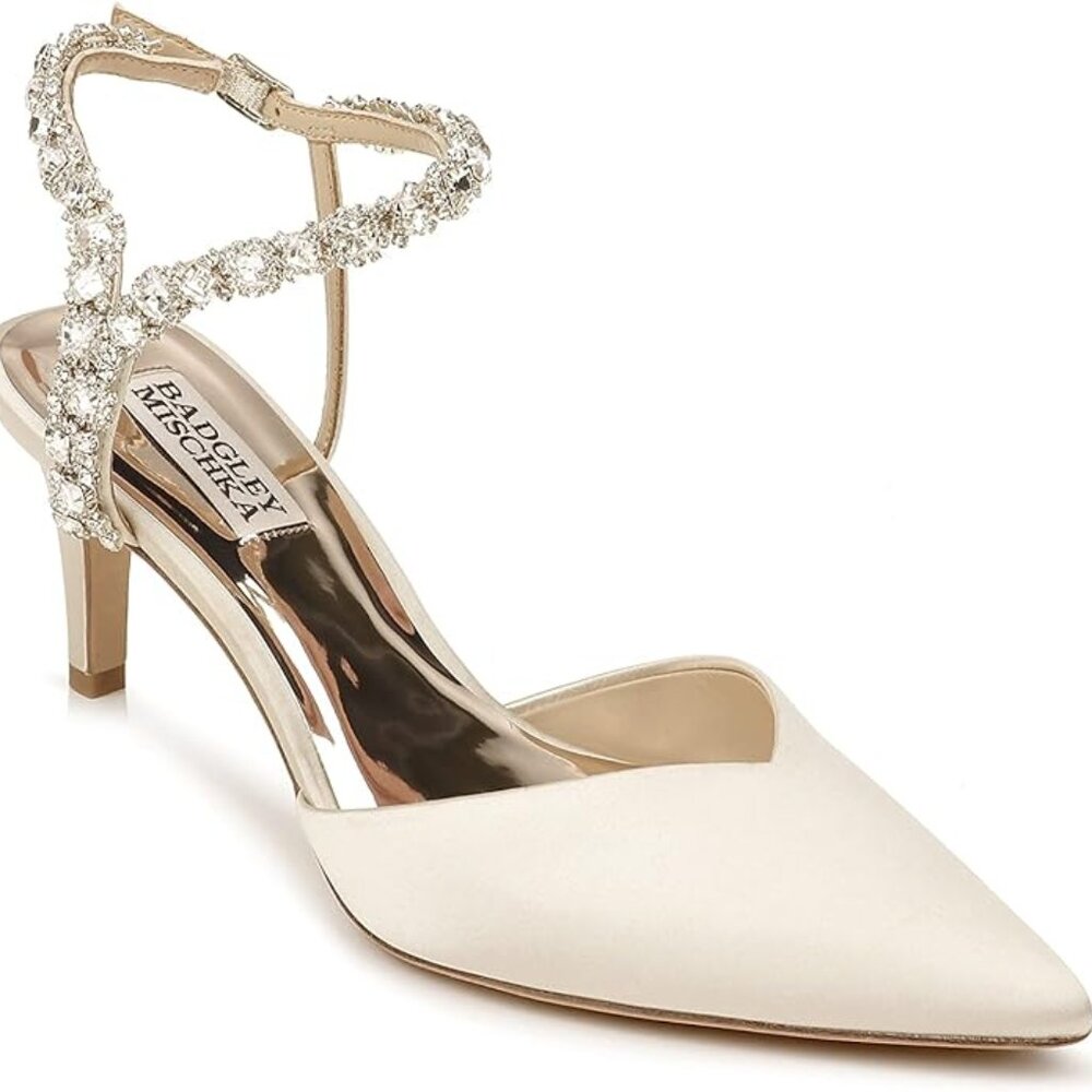 Badgley Mischka Galaxy Pump Ivory Satin 7.5US